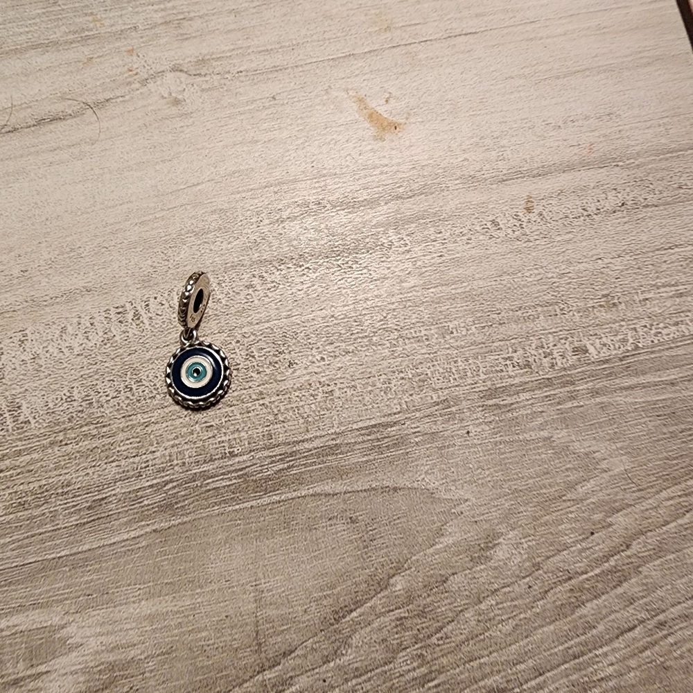 Pandora eye